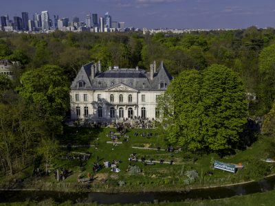 La Fondation GoodPlanet créée par le photographe Yann Arthus-Bertrand dans le bois de Boulogne / © Clément Thiers