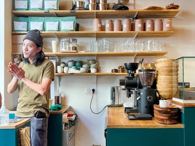 Nam a ouvert le coffee shop vietnamien Hanoï Corner dans le 9e à Paris / Anaïs Lerma pour Enlarge your Paris