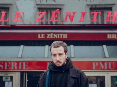 Le chanteur The Doug s'est lancé dans une tournée officieuse des Zénith de France / © The Doug