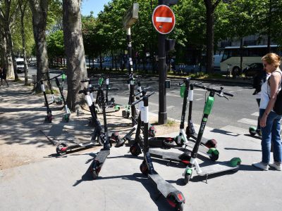 Trottinettes en libre-service à Paris / © Martin_Vmorris (Creative commons - Flickr)