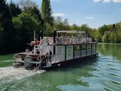 Jusqu'au 1er mai, des mini-croisières sont organisées sur la Marne à bord d'un bateau à roue / © Coulommiers Pays de Brie Tourisme
