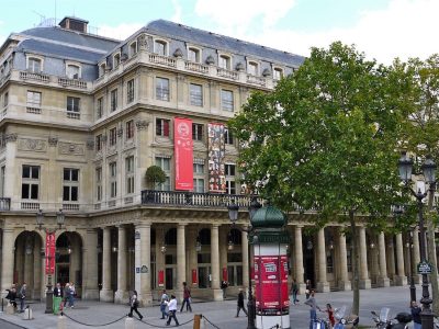La boutique de la Comédie française à Paris met en vente des costumes les jeudis du mois d'avril / © Marie Thérèse Hébert & Jean Robert Thibault (Creative commons - Flickr)