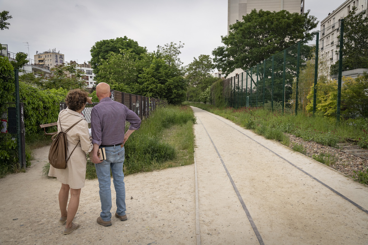La Petite Ceinture dans le 12e, à gauche l’embranchement menant vers la coulée verte René-Dumont / © Jérômine Derigny pour Enlarge your Paris