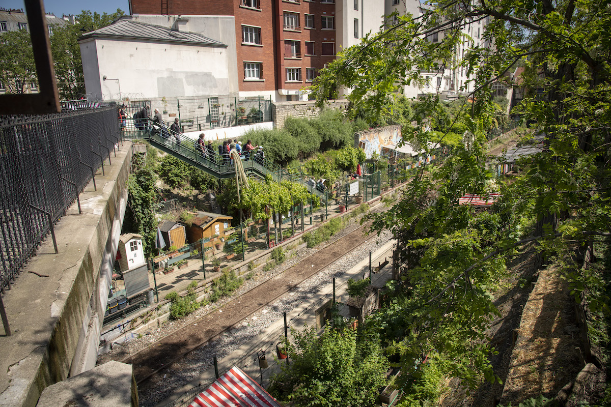 Arrivée au jardin du Ruisseau dans le 18e par l’escalier qui ouvrira la future promenade / © Jérômine Derigny pour Enlarge your Paris