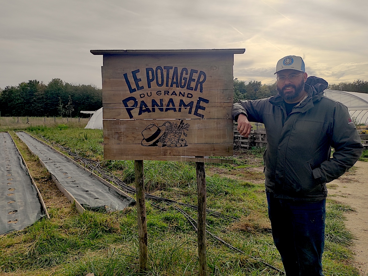 Brice Paccard, co-fondateur du Potager du Grand Paname dans le parc du Sausset à Villepinte / © Joséphine Lebard pour Enlarge your Paris