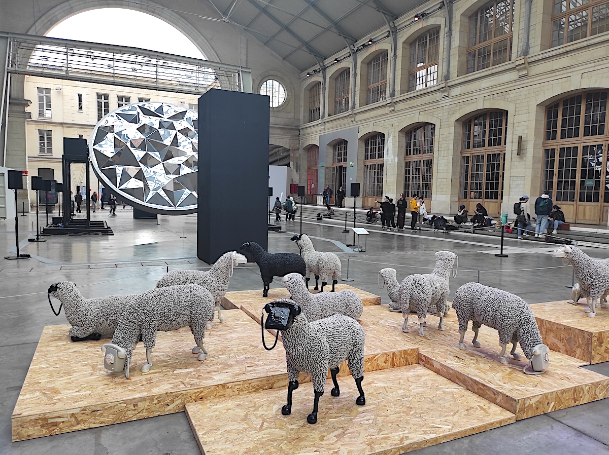 La biennale internationale des arts numériques "Nemo" est à voir jusqu'au 7 janvier au Centquatre / © Joséphine Lebard pour Enlarge your Paris