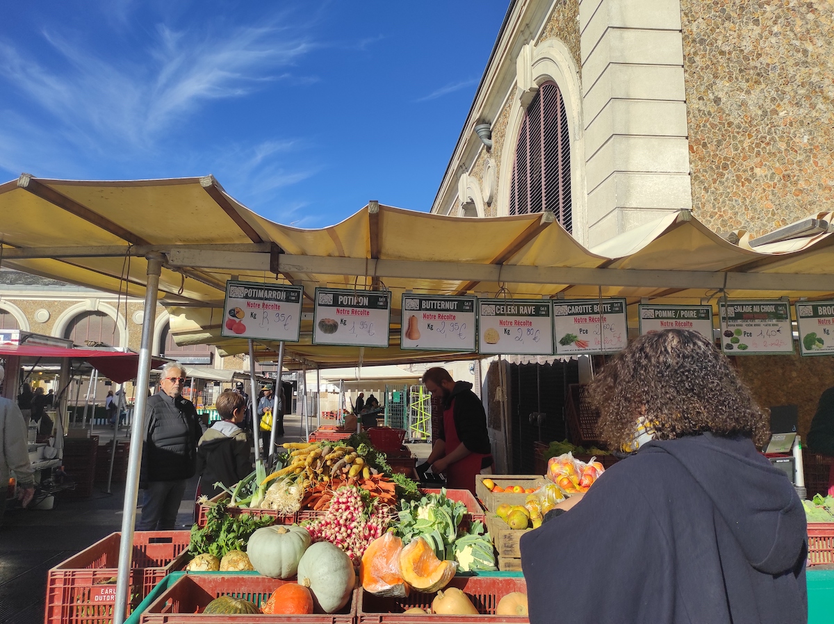 Le marché Notre-Dame à Versailles, désigné plus beau marché d'Île-de-France en 2018 / © Joséphine Lebard pour Enlarge your Paris