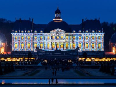 Pour les fêtes, le château de Vaux-le-Vicomte en Seine-et-Marne présente sa nouvelle projection monumentale de 1000 m2 / © Vaux-le-Vicomte