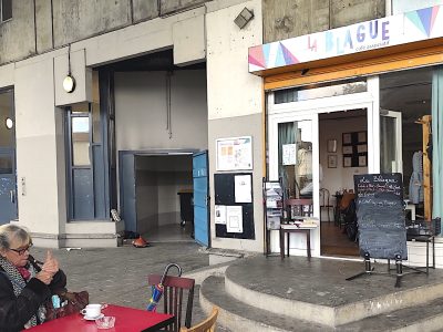 Le café associatif La Blague à Aubervilliers / © Joséphine Lebard pour Enlarge your Paris
