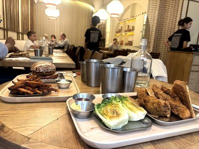 Chef étoilé, Mory Sacko a ouvert une nouvelle table dans le 2e où il mêle poulet frit et gaufre scandinave / © Virginie Jannière pour Enlarge your Paris