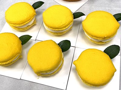 Le macaron citron-menthe de la pâtisserie La Pelle et la Toque à l'Isle-Adam a été désigné Meilleur macaron innovant d'Île-de-France en 2024 / © John Laurenson pour Enlarge your Paris