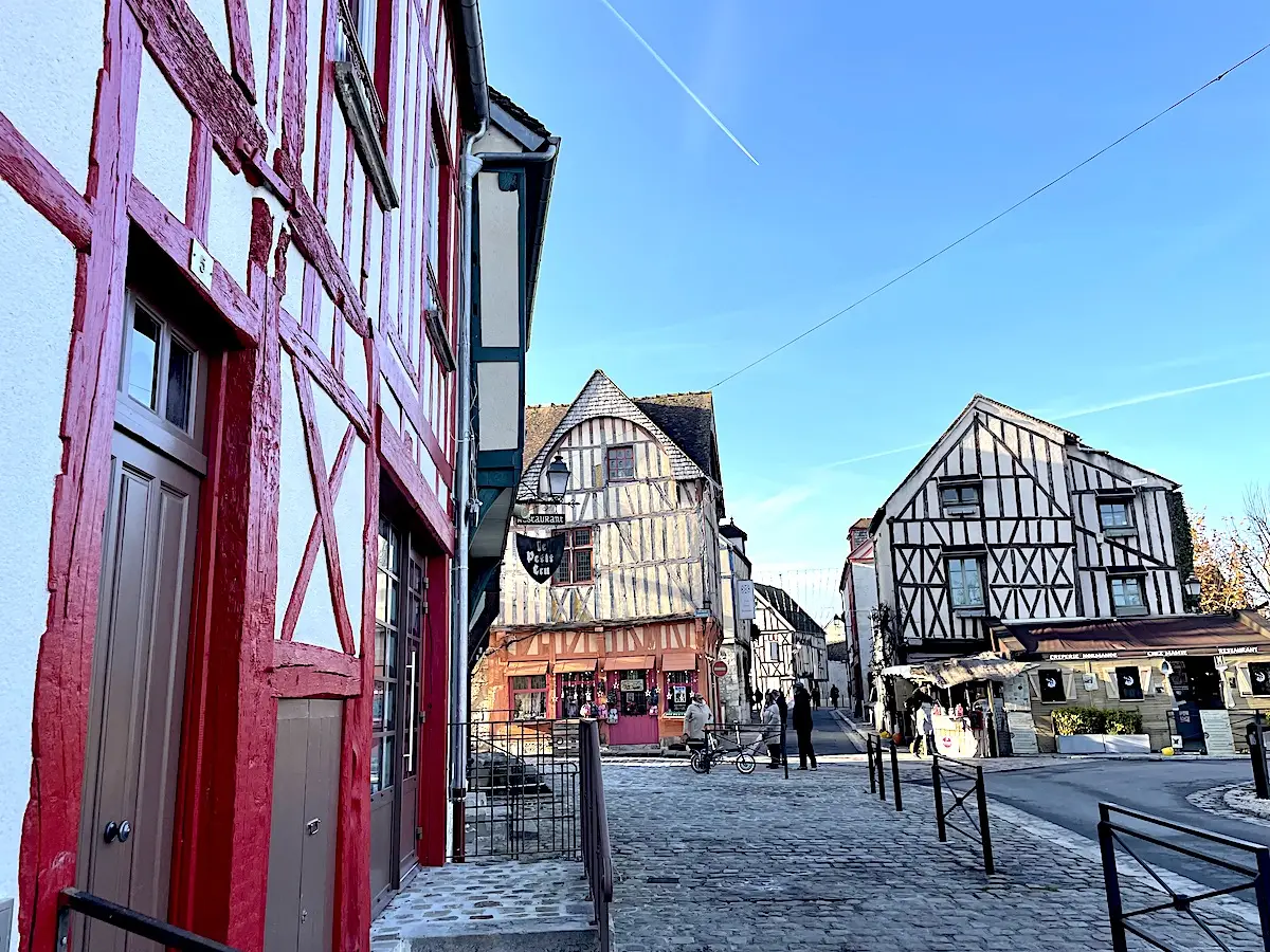 Les maisons à colombage de la cité médiévale de Provins / © John Laurenson pour Enlarge your Paris
