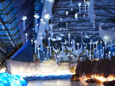 L'exposition « L’Océan de Léa » est à voir jusqu'au 28 février dans l’ancienne patinoire de Saint-Ouen / © Yann Vernerie