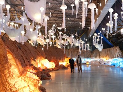 L'exposition « L’Océan de Léa » est à voir jusqu'au 28 février dans l’ancienne patinoire de Saint-Ouen / © Yann Vernerie