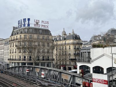 L'ancien magasin Tati abrite à Barbès abrite le Grand Magasin Éphémère jusqu'au 29 juin / © Pauline de Quatrebarbes pour Enlarge your Paris