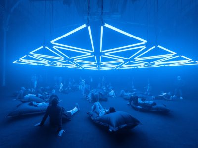 L'exposition Into the Light est à voir jusqu'au 31 août à la Grande Halle de la Villette / © La Villette