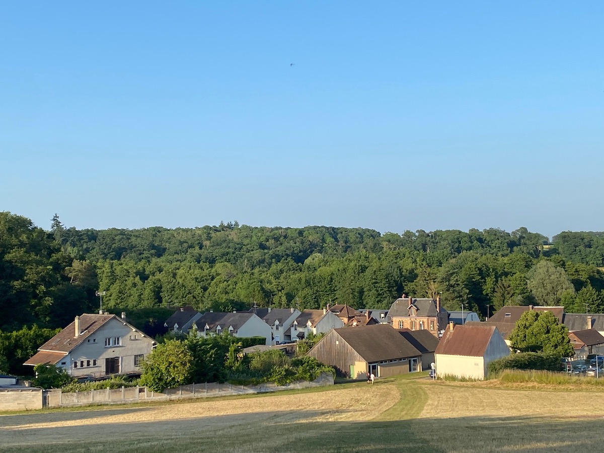 Le village d'Hermeray dans les Yvelines va accueillir ses premières Rencontres chorégraphiques le 29 juin à l'initiative d'une association locale / © Steve Stillman pour Enlarge your Paris