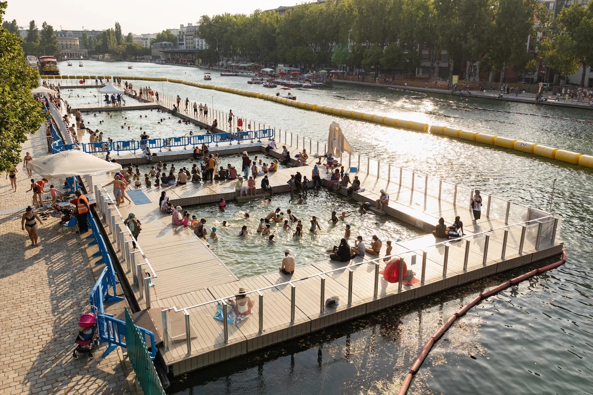 La baignade dans le bassin de La Villette / © Guillaume Bontemps - Ville de Paris
