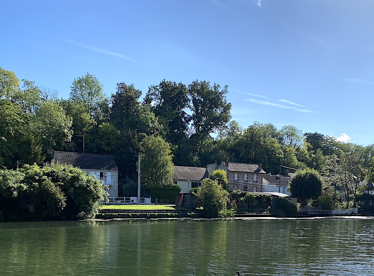 Les bords du Loing à Nemours / © Vianney Delourme pour Enlarge your Paris