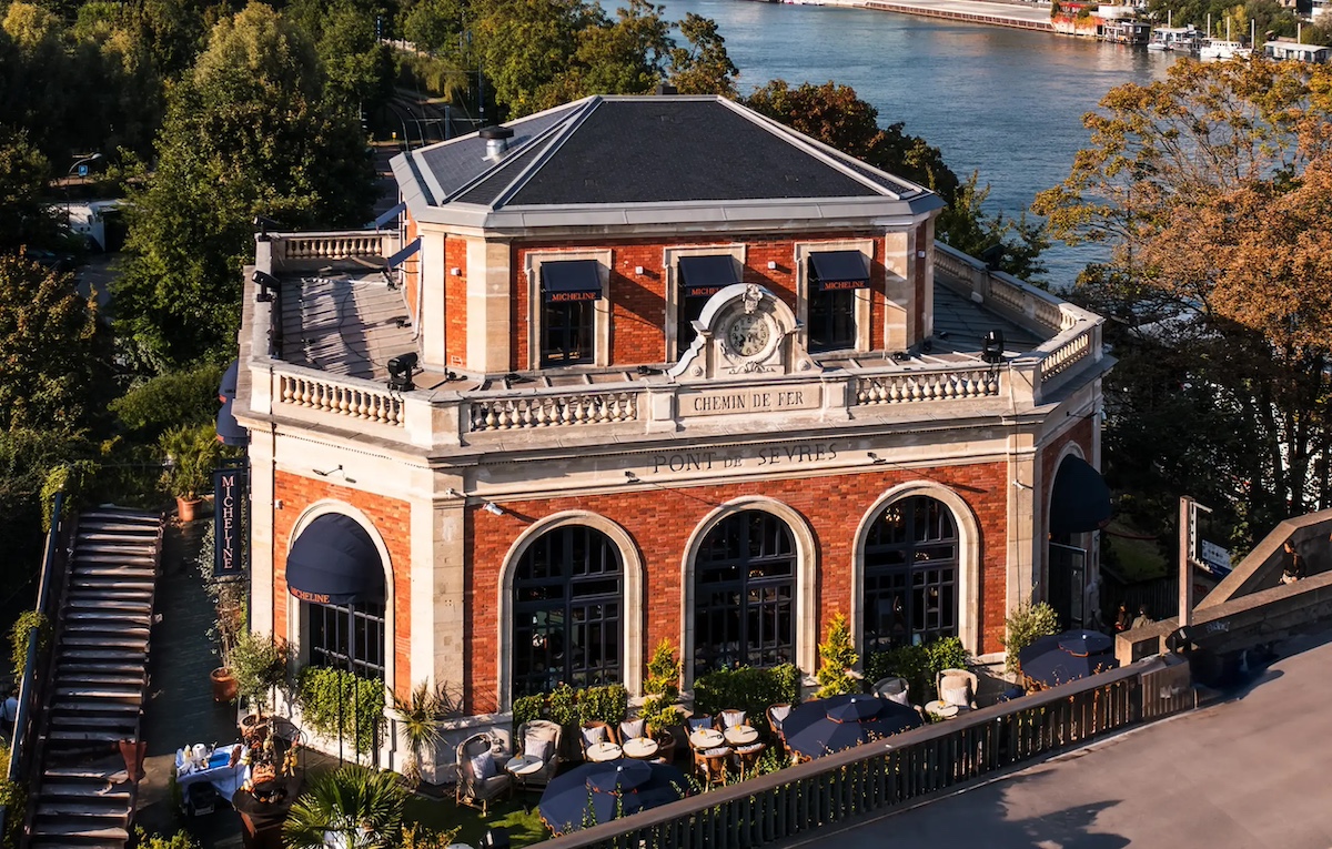 Le Bistrot Pas Parisien "Micheline" ouvert dans une ancienne gare à Sèvres / © Bistrots Pas Parisiens