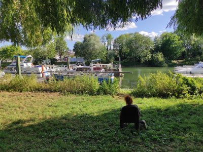 Les berges de la Marne au camping Les Rives de Paris à Neuilly-sur-Marne / © Joséphine Lebard pour Enlarge your Paris