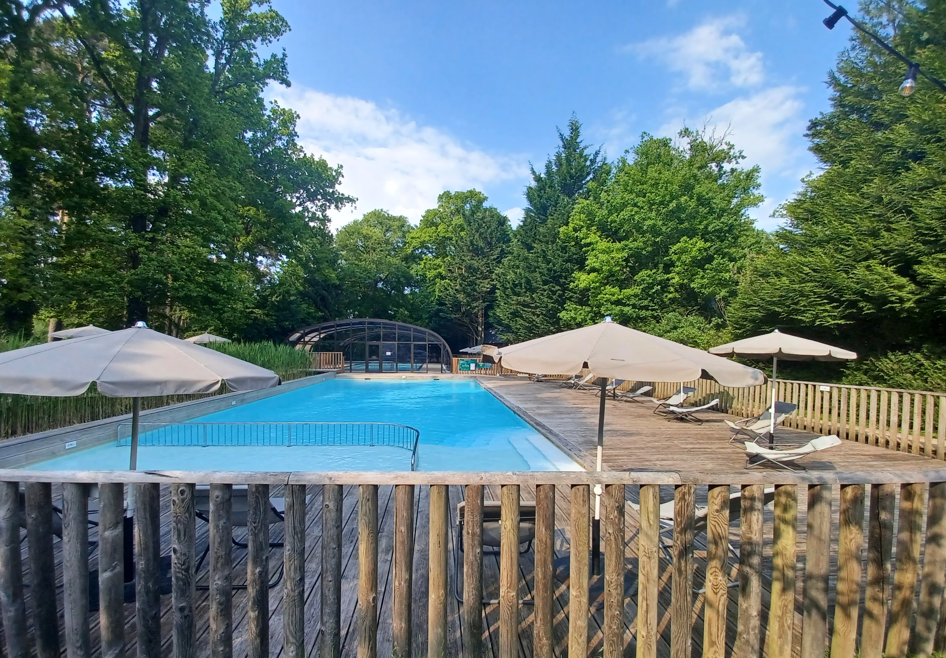 La piscine du camping Huttopia Rambouillet. photo Manu Reyboz