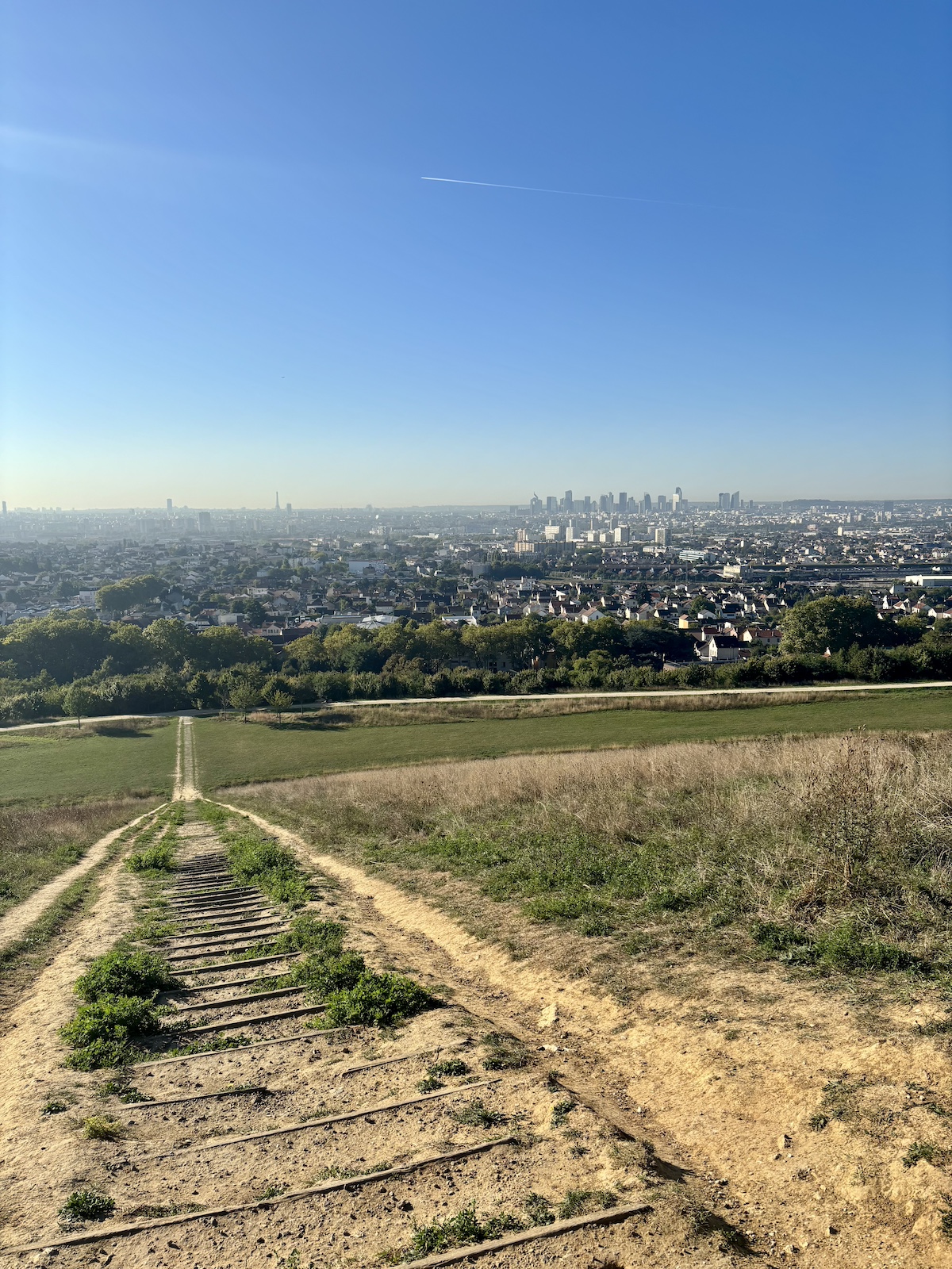 Le panorama depuis le sommet de la butte des Châtaigniers / © Vianney Delourme pour Enlarge your Paris