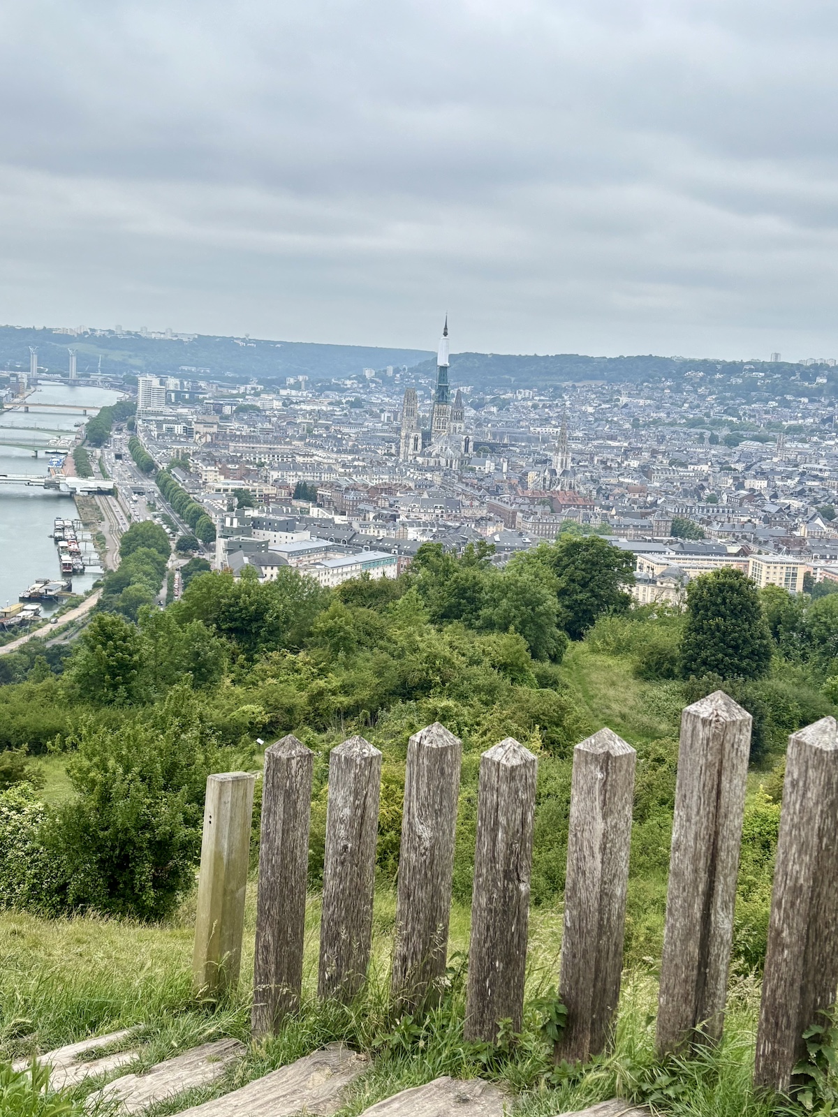 L'arrivée sur Rouen par les hauteurs / © Vianney Delourme pour Enlarge your Paris