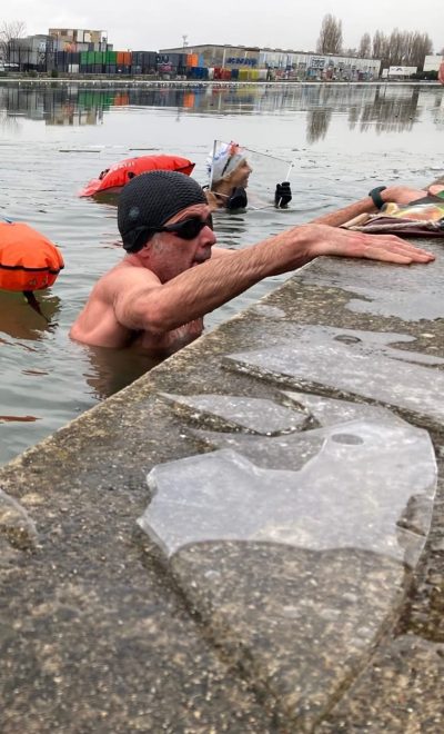 Une baignade organisée par le collectif des Ourcq polaires. DR